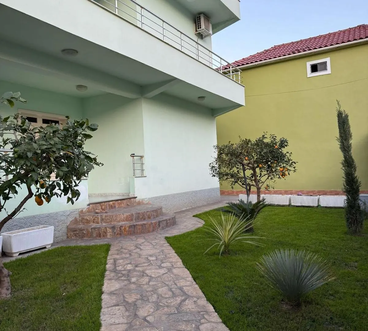 Villa Ibrahimi Durres 0*,